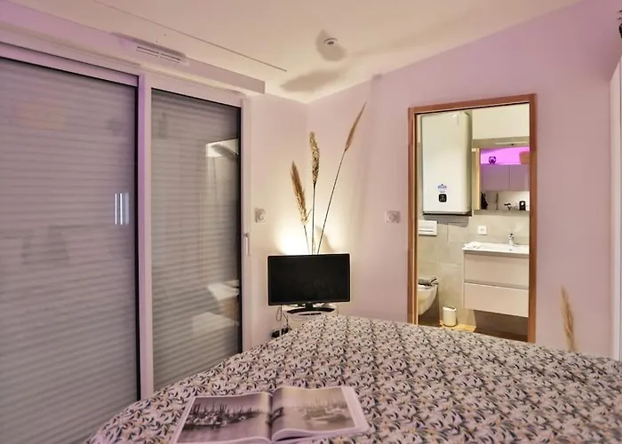 Tiny Terrasse, Hypercentre La A 2 Pas ! 莱萨布勒-多洛讷